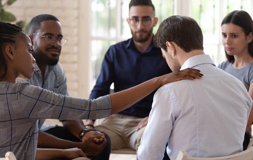 how-to-help-a-co-worker-through-a-personal-crisis-2
